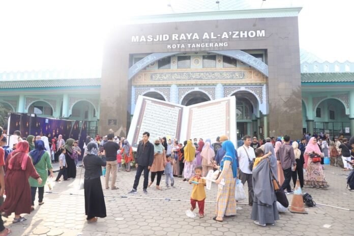 31721dikunjungi-total-35-000-pengujung-di-hari-kesepuluh-omzet-festival-al-azhom-lampaui-target-31721