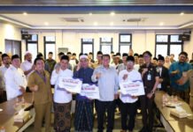 Bupati Tangerang Serahkan Bantuan Program Sanitren Tahun 2025