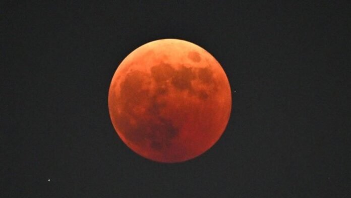Fenomena Gerhana Bulan Total Akan Terjadi 7 September 2025, Begini Cara Melihatnya!