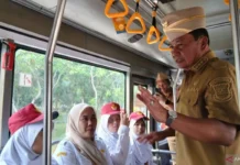 Bus Sekolah Gratis di Tangerang Kini Dilengkapi CCTV dan Pemantau Kecepatan Bus Sekolah Gratis di Tangerang Kini Dilengkapi CCTV dan Pemantau Kecepatan