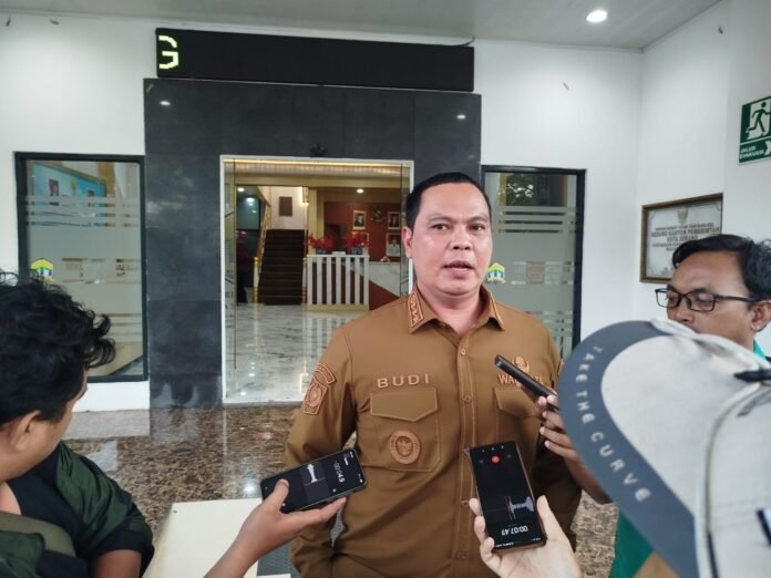 Tekan Pengangguran, Budi Rustandi Siapkan Aturan Wajib Tenaga Lokal 80 Persen