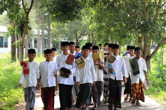 Inspirasi Kata-kata Hari Santri 2025 yang Penuh Makna: Dari Doa, Ilmu, hingga Cinta Tanah Air
