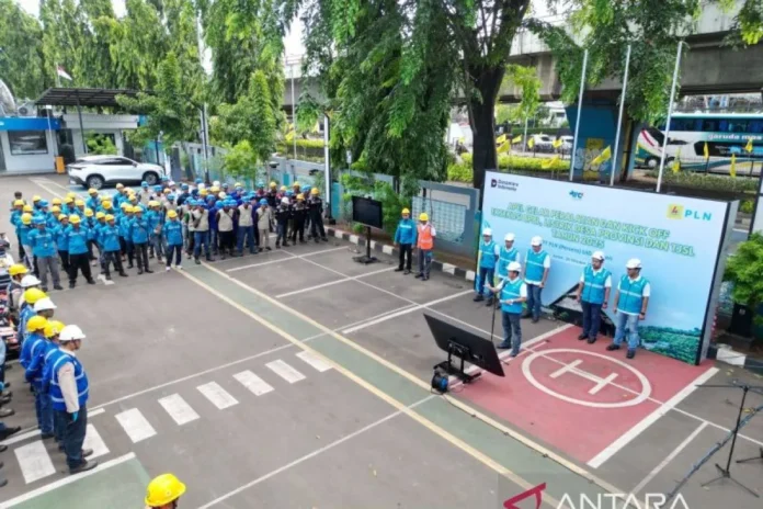Dari Lampu Minyak ke Listrik PLN: Ribuan Keluarga Banten Sambut Hidup Baru