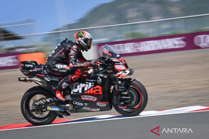 Mandalika Berguncang! Bezzecchi Rajai Kualifikasi MotoGP Indonesia 2025