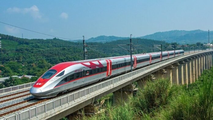 kabel-di-jalur-whoosh-dicuri-pelaku-ditangkap-1758006713643_169 China Angkat Bicara Soal Utang Kereta Cepat Jakarta–Bandung, Tekankan Manfaat Sosial Proyek Whoosh