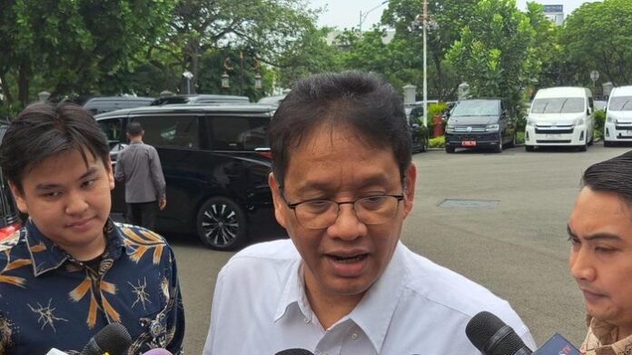 menteri-keuangan-purbaya-yudhi-sadewa-merapat-ke-istana-kepresidenan-jakarta-usai-rapat-kerja-di-komisi-xi-dpr-evadetikcom-1759216477700_169 Mafia Impor dan Rokok Ilegal Diburu, Purbaya: Sudah Ada Daftar Namanya
