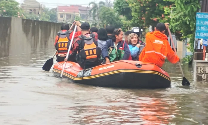 Usai Diguyur Hujan, 18 Titik di Tangsel Terendam Banjir dan Ratusan Warga Terdampak