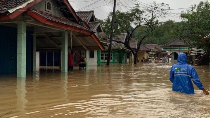 Sungai Cielor Meluap, Ribuan Warga Pandeglang Terendam Banjir