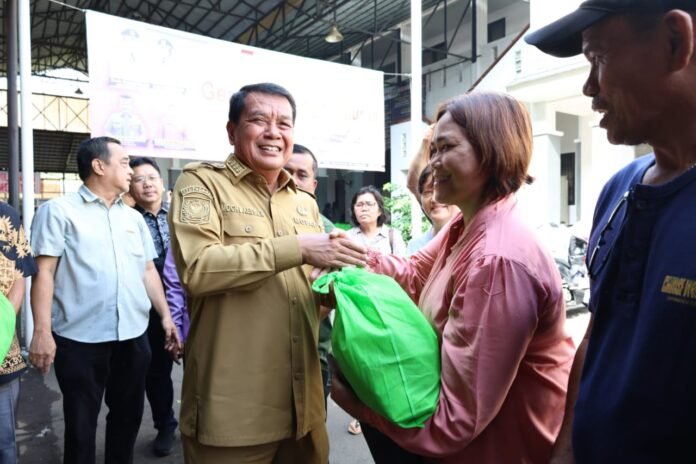 Pemkab Tangerang Hadir di Momen Natal, 1.000 Paket Sembako Murah Disalurkan di Panongan
