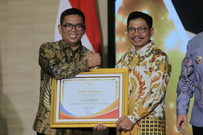 Kota Tangerang Sukses Raih Anugerah Patuh Pajak Tahun 2025