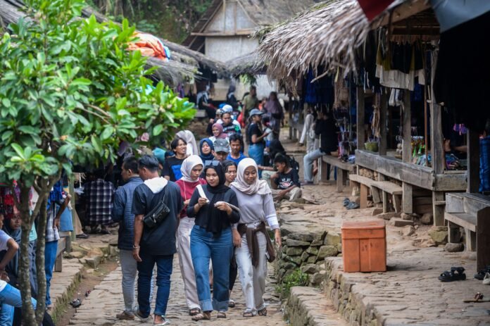 Wisata Budaya dan Durian Baduy Tarik Ribuan Wisatawan Saat Nataru